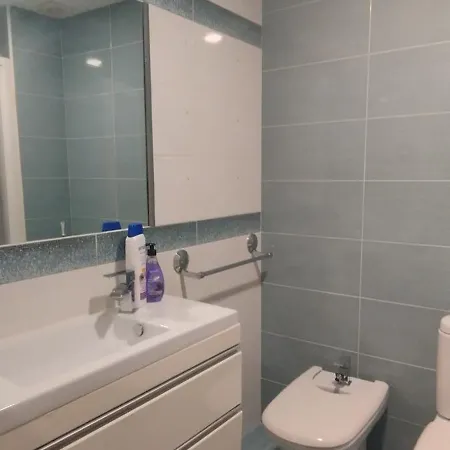 Nuria's 47 アパート カランダ