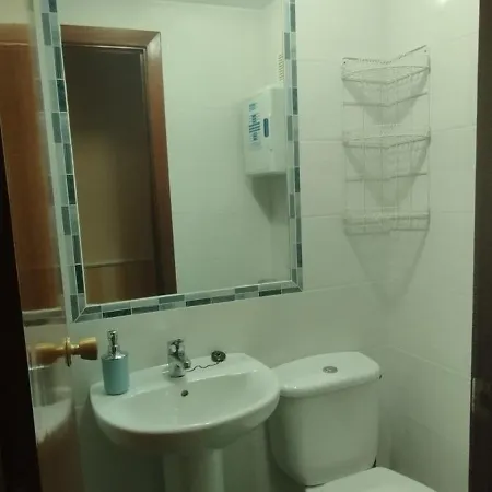 Nuria's 47 アパート カランダ